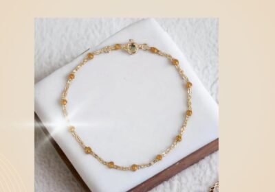 Elegance-Redefined-Classic-Gold-Resin-Bracelet1