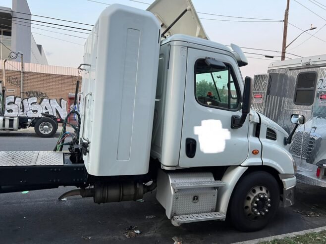 2015 freightliner cascadia .