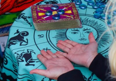 palm-tarot-and-astrology-